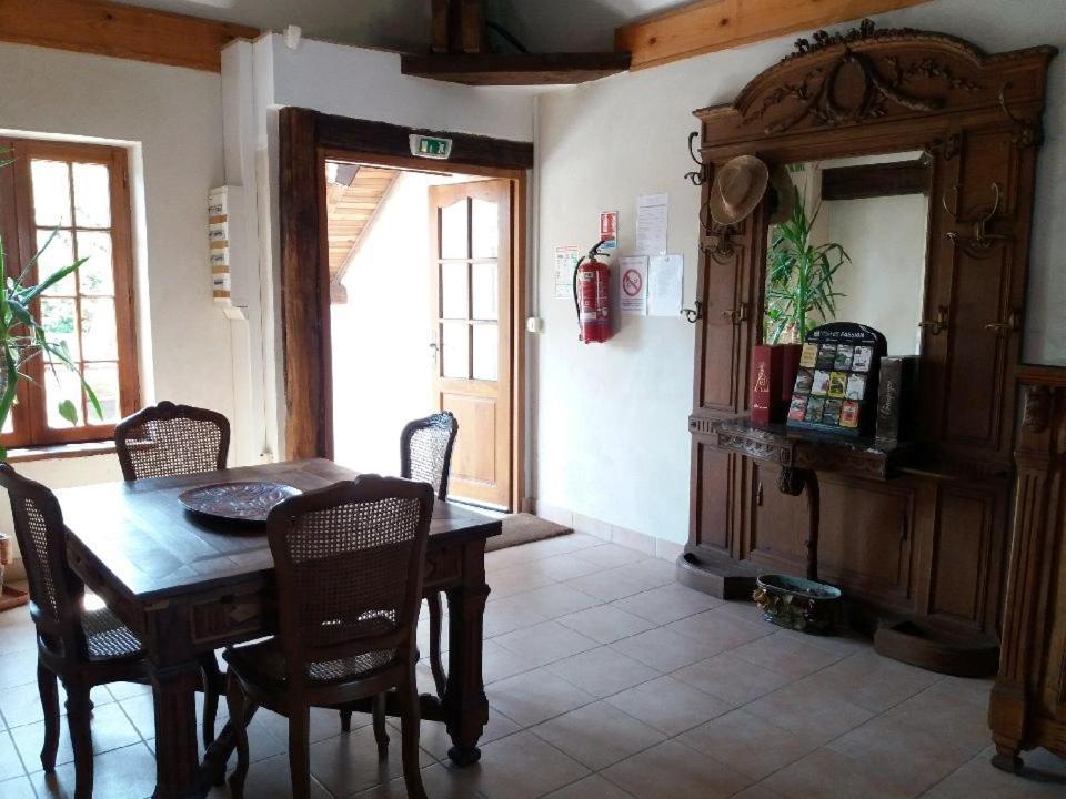 Le Domaine Du Cellier Bed and Breakfast Sézanne Εξωτερικό φωτογραφία